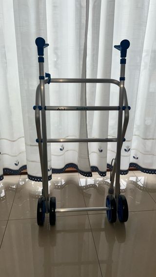 Andador Rollator Nuevo