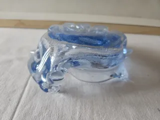 Conchiglia in vetro azzurro