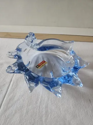Conchiglia in vetro azzurro