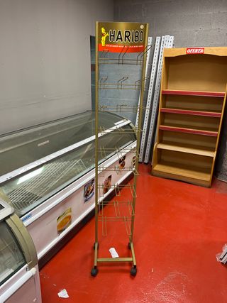 Expositor Haribo con ruedas