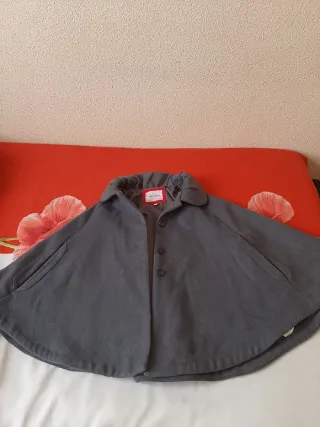 Capa Niña Neck & Neck Gris Talla 118-130