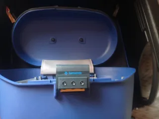 Neceser azul con logo MG