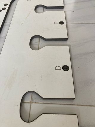 Plantilla para taladro de bisagras Howdens