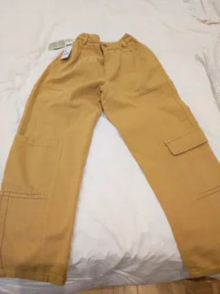 Pantalón niña Benetton color mostaza