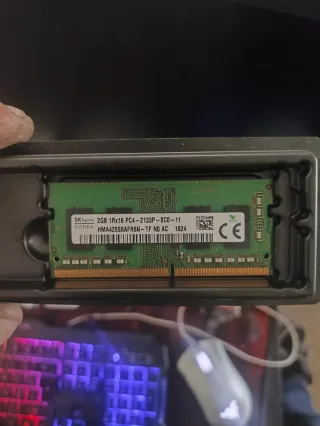 SK hynix 2GB DDR4 Portátil PC4-2133P