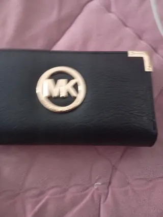 Cartera Michael Kors Negra y Dorada