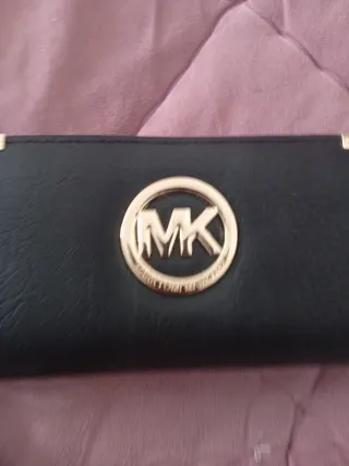 Cartera Michael Kors Negra y Dorada