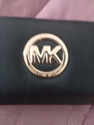Cartera Michael Kors Negra y Dorada