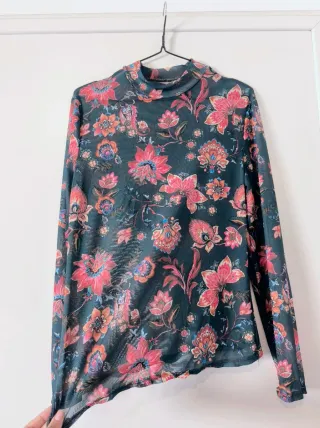 Camiseta floral manga larga talla L