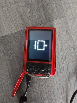 Cámara Olympus TG320 Roja