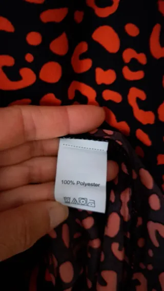 Vestido rojo estampado animal