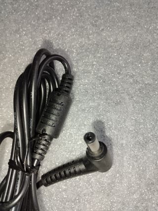 Fuente INNO ADP-65JH BBFC