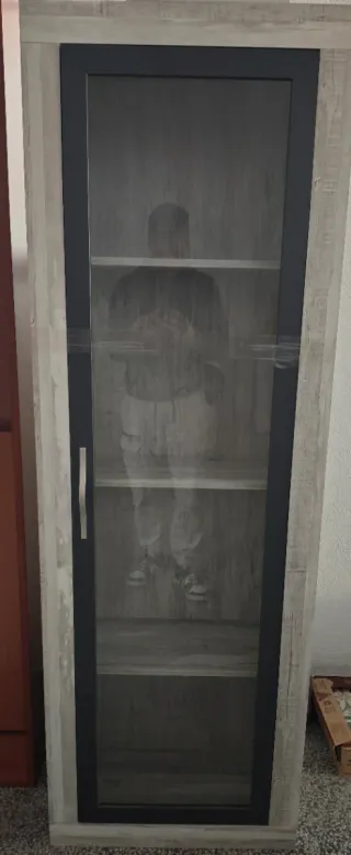 Mesa de comedor con muebles