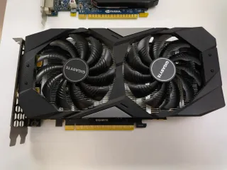 Pacchetto 2 schede grafiche Gigabyte NVIDIA