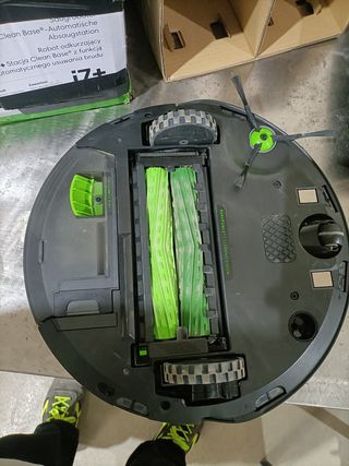 - iRobot Robot Aspirador con conexión Wi-Fi Room