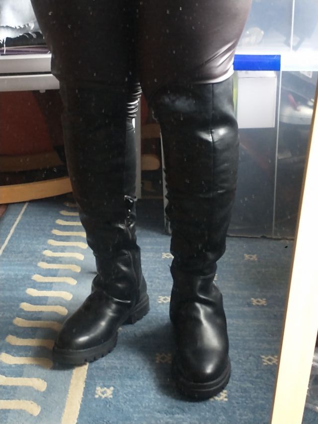 BOTAS MOSQUETERAS NUMERO 39 MARCA MARCO TOZZI