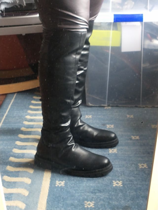 BOTAS MOSQUETERAS NUMERO 39 MARCA MARCO TOZZI