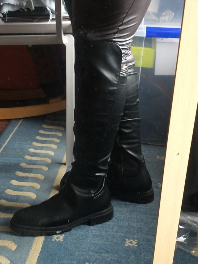 BOTAS MOSQUETERAS NUMERO 39 MARCA MARCO TOZZI