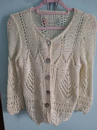 Suéter tejido beige talla M sin marca