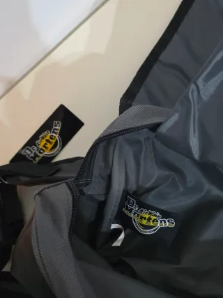 Borsa Dr. Martens grigia
