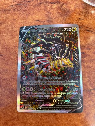 Carta Pokémon Giratina V 220 PS