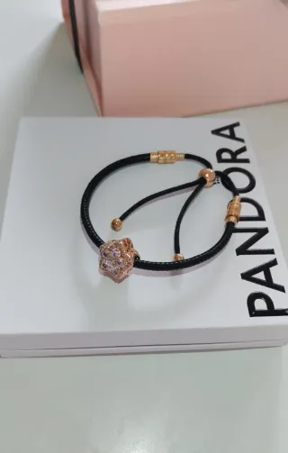 Pulsera Pandora con Charm Copo de nieve.