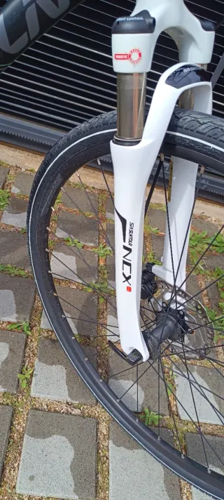 Bicicleta Trekking Liv Rove