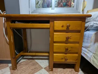 Escritorio de madera maciza con 4 cajones