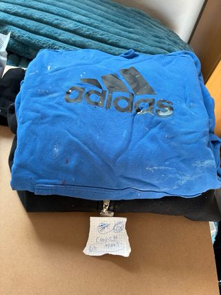 Chaqueta Adidas con cremallera y capucha