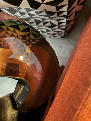 Gafas de esquí doradas y amarillas