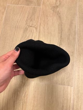 Gorro negro básico de punto