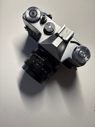 Zenit EM 1976 + Helios 44M 58mm f2 cámara analógic