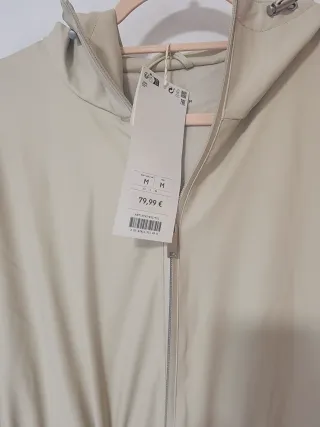 Parka Oysho Beige Impermeable con Capucha Talla M