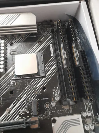 Placa Base ASUS B550-PLUS