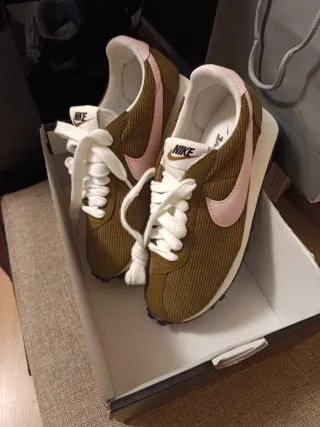 Zapatillas Nike Verde Oliva y Rosa