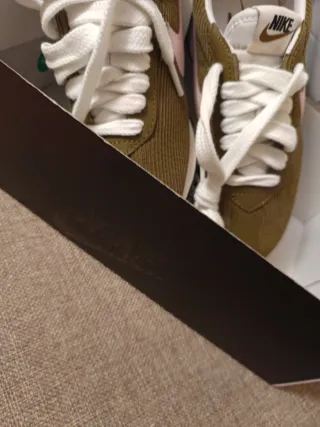 Zapatillas Nike Verde Oliva y Rosa