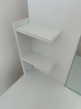 Tocador blanco con espejo