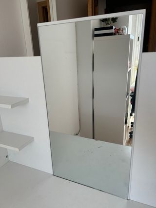 Tocador blanco con espejo