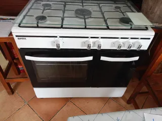 Cocina Rommer CH950FPGB. Con 6 meses de uso.
