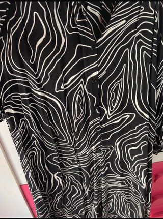 Vestido camisero estampado blanco y negro