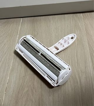 Quitapelusas rodillo blanco