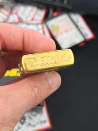 Accendino Zippo con design Itachi Uchiha