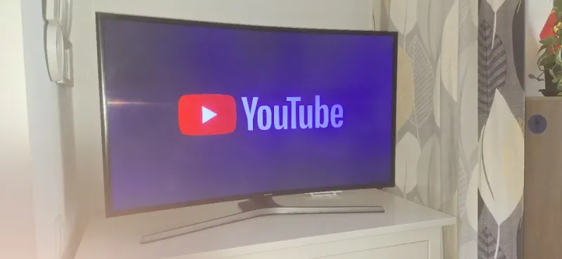 Samsung TV modelo Curvo con mando 40 pulgadas
