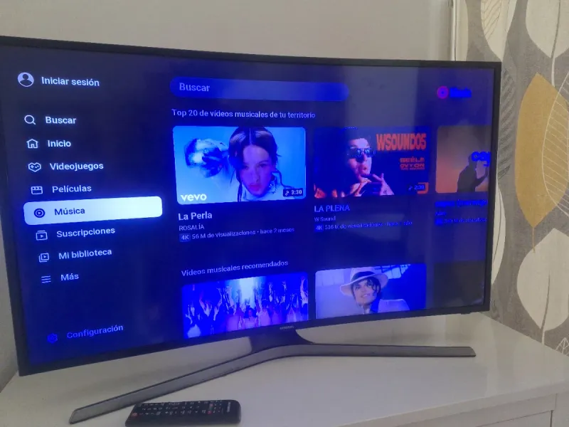 Samsung TV modelo Curvo con mando 40 pulgadas afbeelding 2
