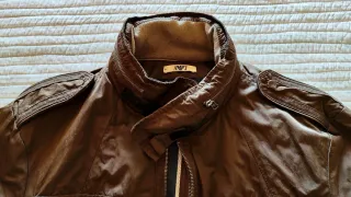 Parka Armani Jeans Talla 50/M verde caqui