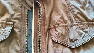 Parka Armani Jeans Talla 50/M verde caqui