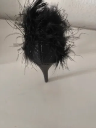 Sandalias negras con plumas Talla 37