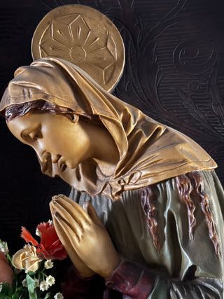 Pequeño altar Ave María policromado