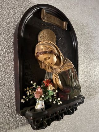 Pequeño altar Ave María policromado
