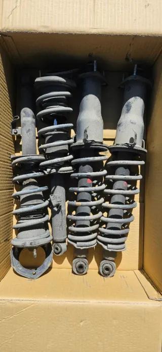 Suspensión Lexus IS200